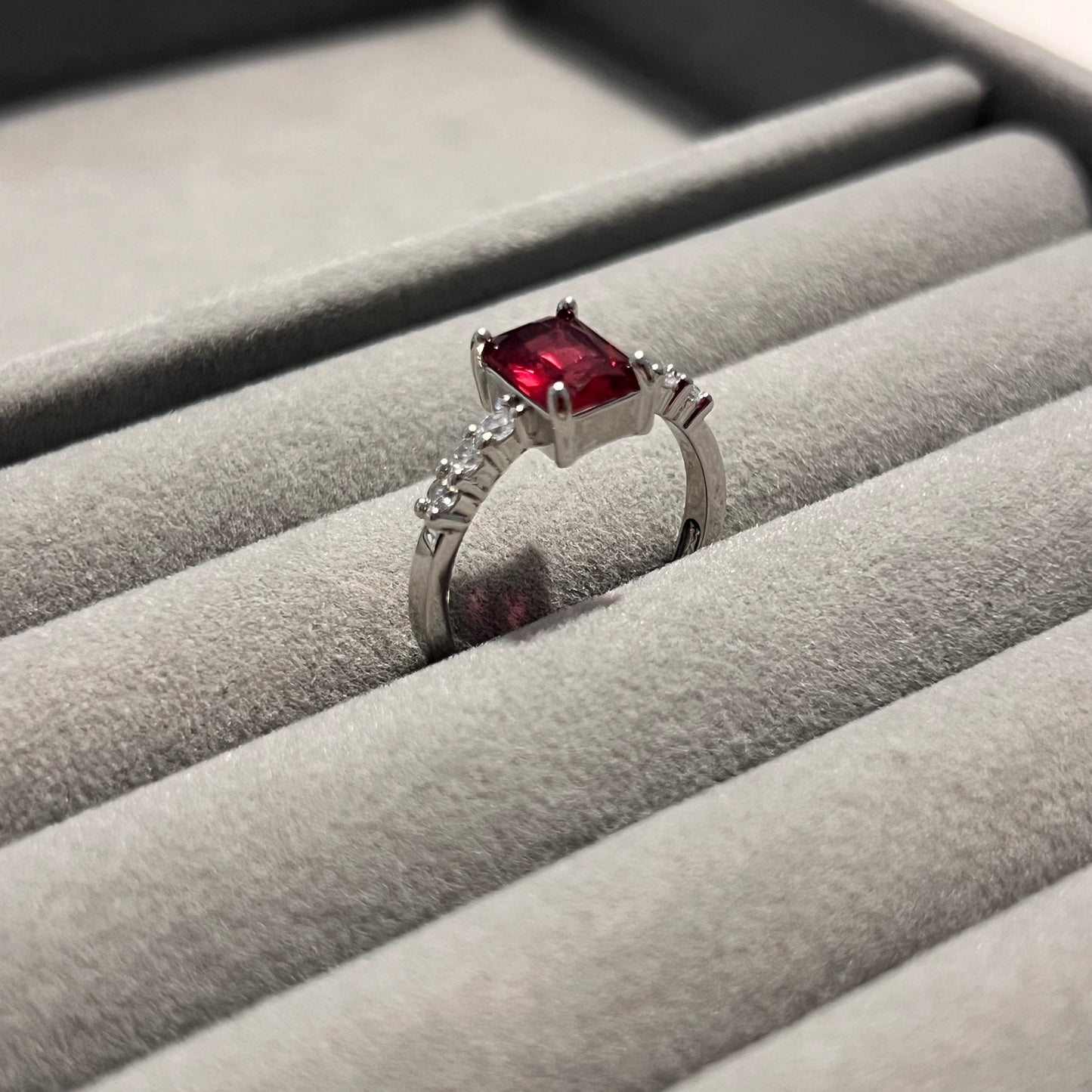 Minimal Ruby Stone Ring