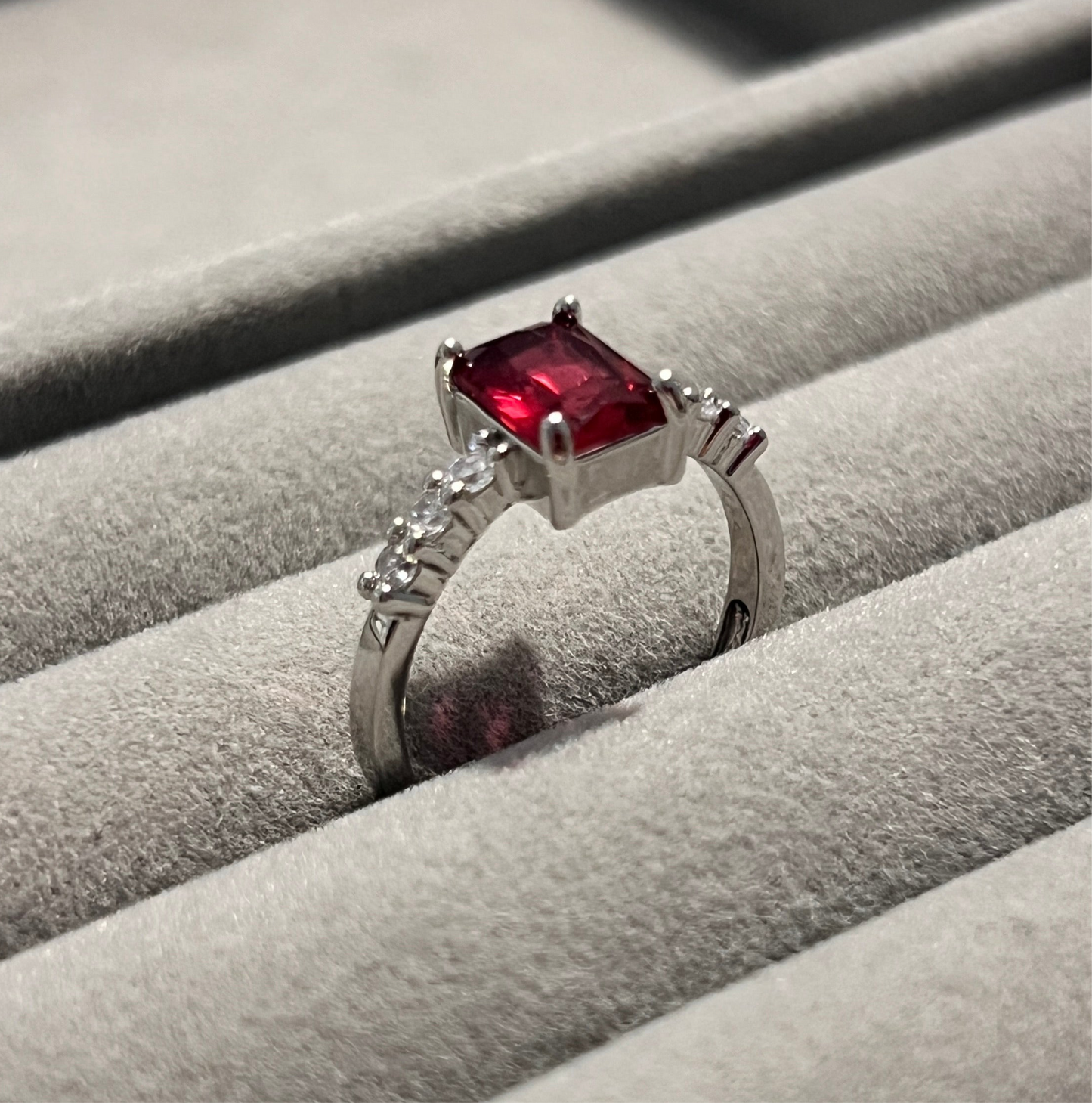 Minimal Ruby Stone Ring
