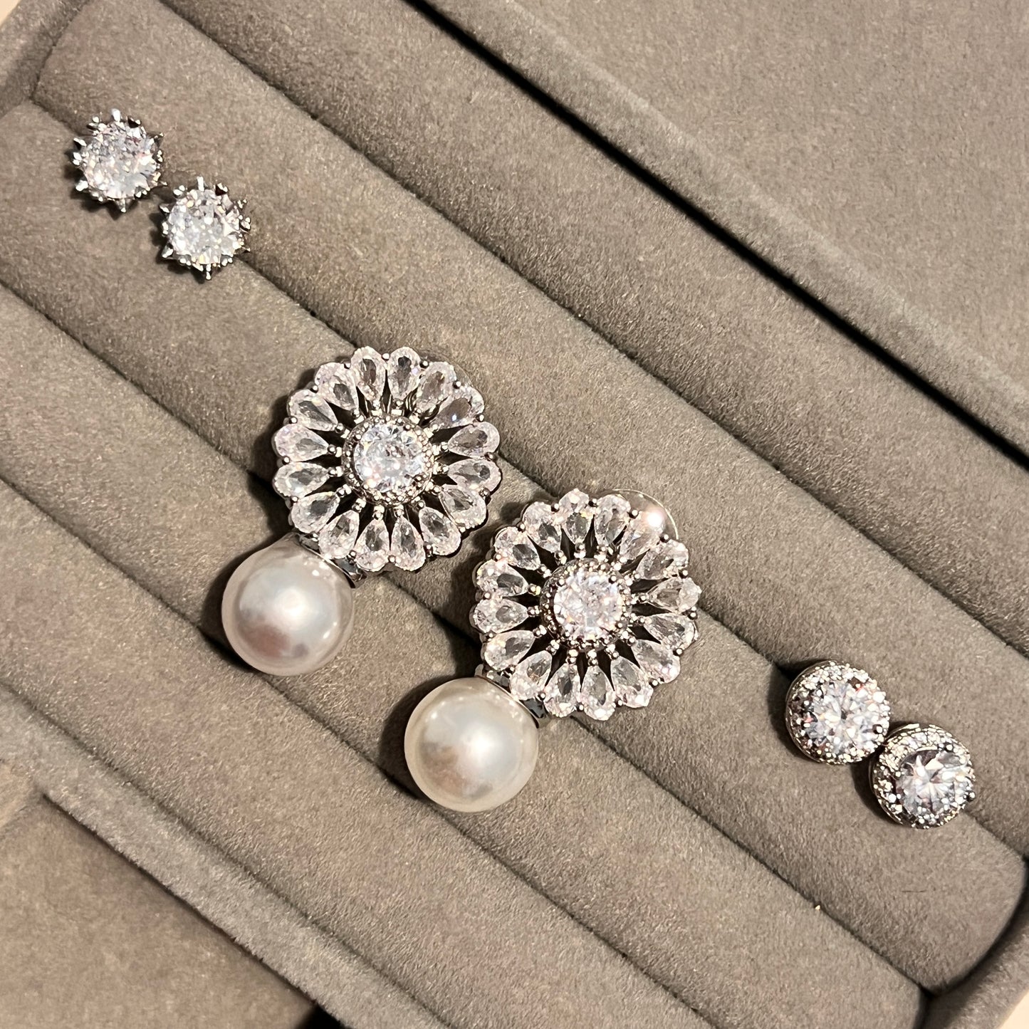 Elegant Silver Round Step Zircon Tops