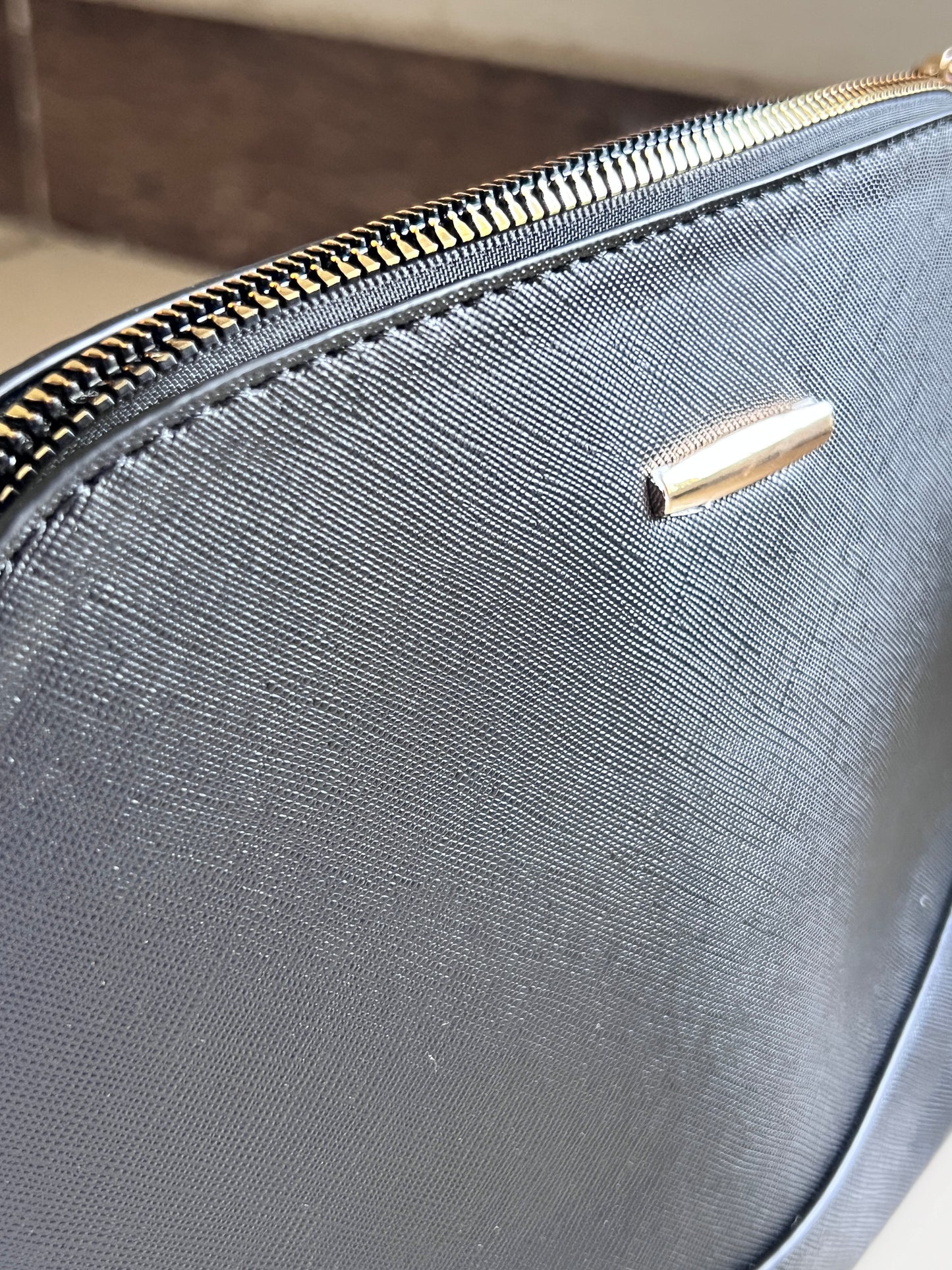 Dusk Black - Shoulder bag with a cardholder