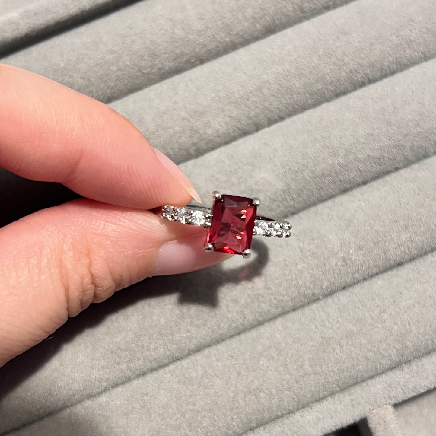 Minimal Ruby Stone Ring