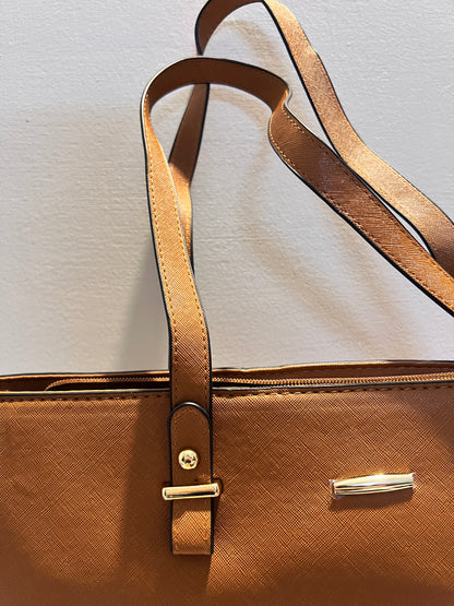 Echo Brown - Tote bag with a complementary makeup pouch