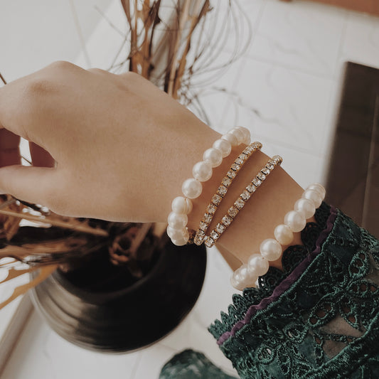 Pearls Bracelet with a magnetic Clasp