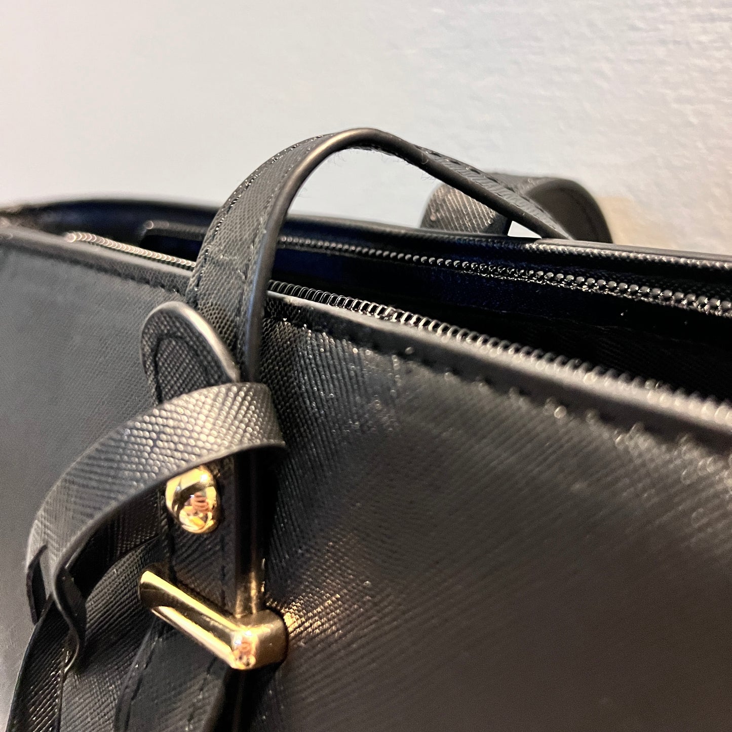 Echo Black - Tote bag with a complementary makeup pouch