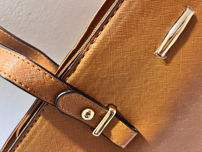 Echo Brown - Tote bag with a complementary makeup pouch