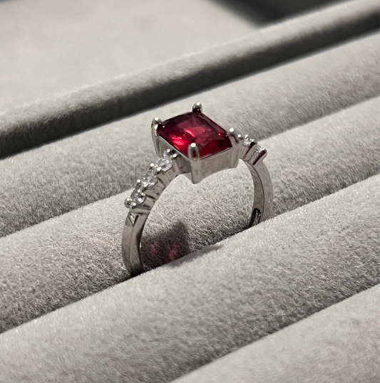 Minimal Ruby Stone Ring