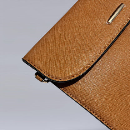 Echo Brown - Tote bag with a complementary makeup pouch