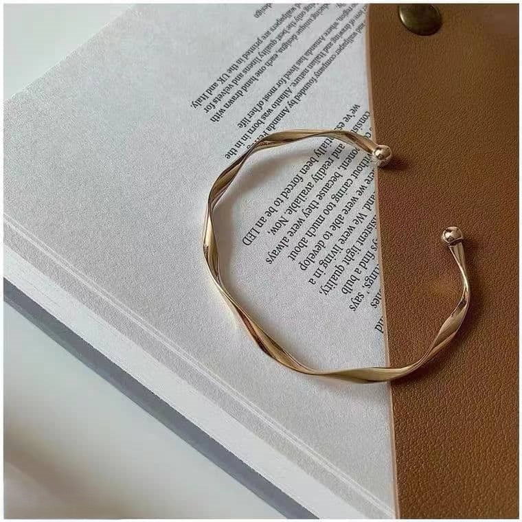 Curved Gold Bracelet