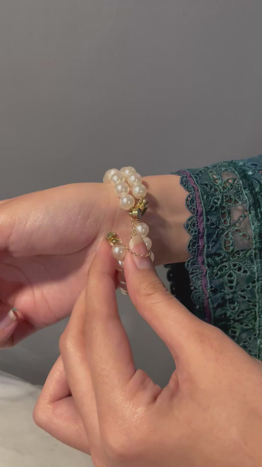 Pearls Bracelet with a magnetic Clasp
